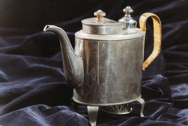 Самовар-чайник дорожный. Кон. XIX – XX в. Медь, никелировка.