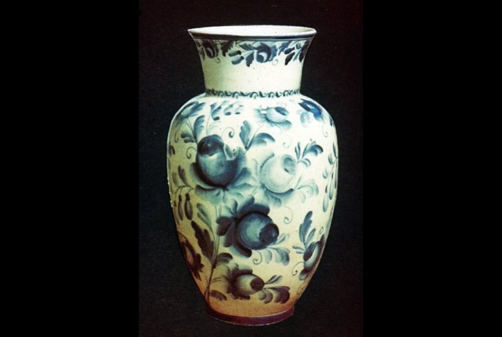 Керамическая ваза. Автор Е. Федотов. (Гжель)