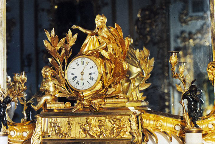 6. Часы каминные. Франция. 1770-е годы.