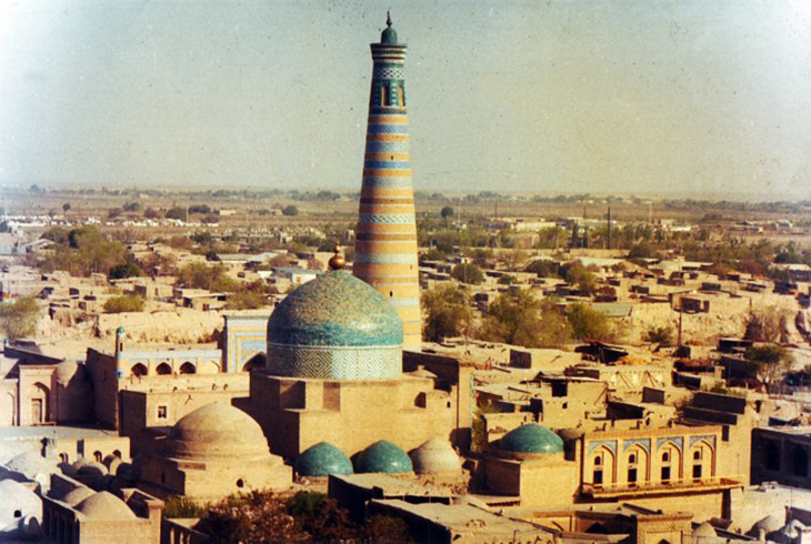 3. Вид на город с минарета Ислам-Ходжи.