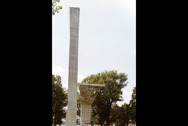 18. Памятник узникам лагеря военнопленных.