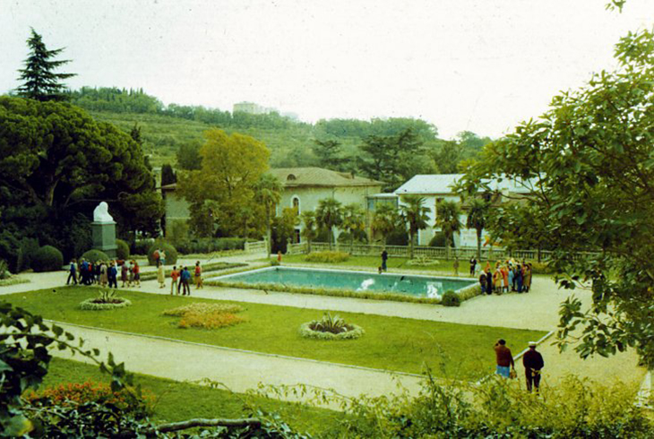 16. Никитский ботанический сад.