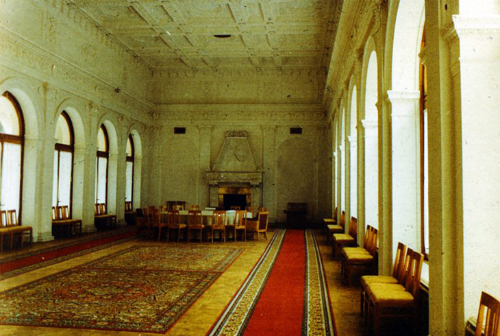 9. Зал Ливадийского дворца, где проходила Крымская конференция.