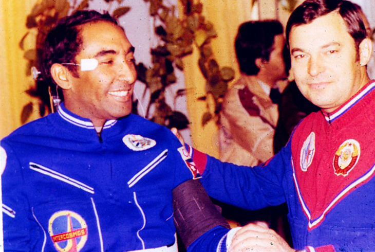 9.	Дружба – основа успешной работы космонавтов. Арнальдо Тамайо Мендос (Куба) и Юрий Романенко