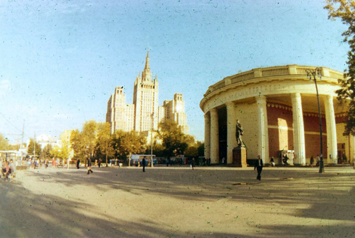1. Станция «Краснопресненская» открыта в 1954 г. Арх. К. Алабян и Т. Ильина