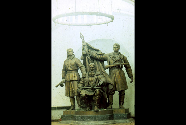4. Скульптура на ст. «Белорусская» - кольцевая, открыта в 1952 г. Ск. С. Рабинович, С. Орлов. И. Слоним