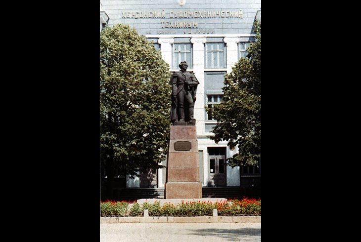 Монумент адмирала Ф. Ф. Ушакова.