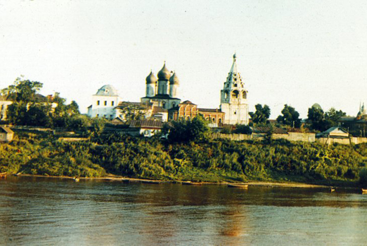 Вид на Кремль через Москва-реку.