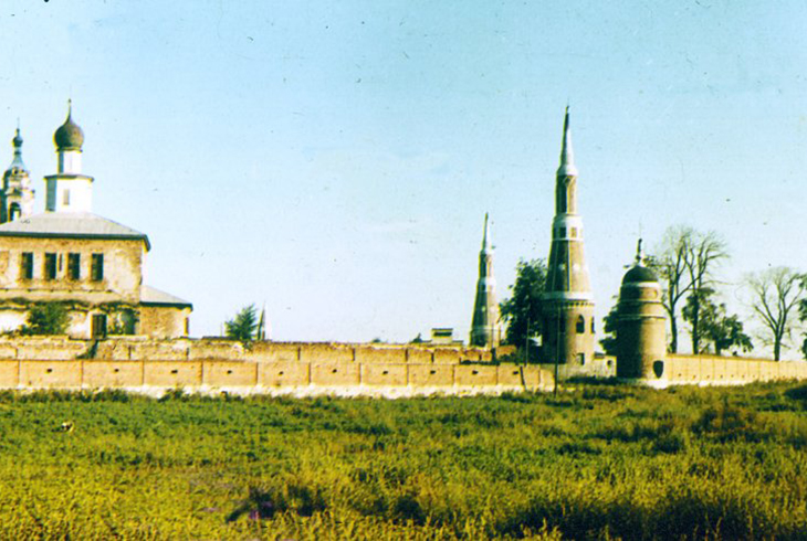 Старо-Голутвинский монастыры.
