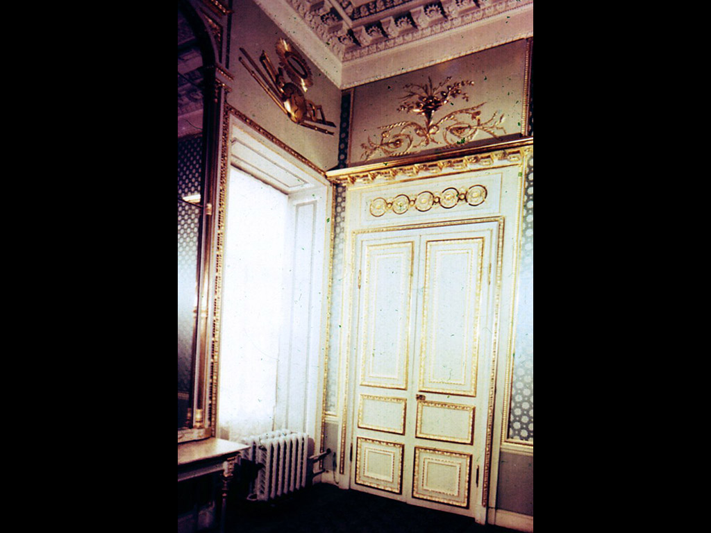 Дом И. И. Демидова. Интерьер гостиной. 1789-1791