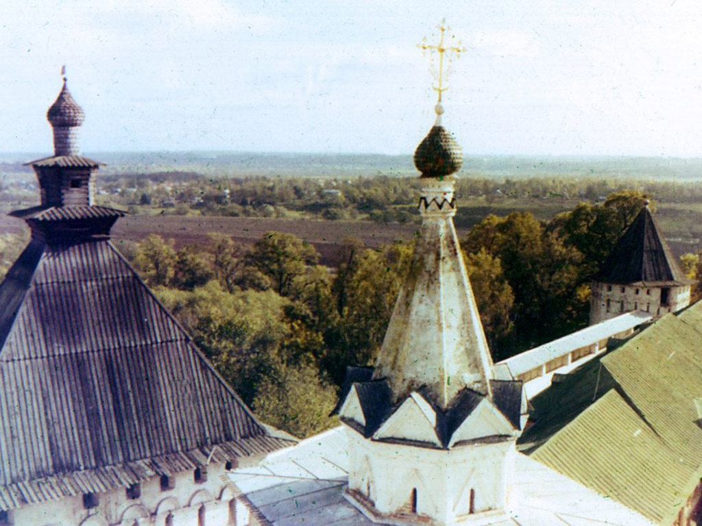 Звенигород. Башни Савино-Сторожевого монастыря (XIV в. ). Ныне Историко-архитектурный музей