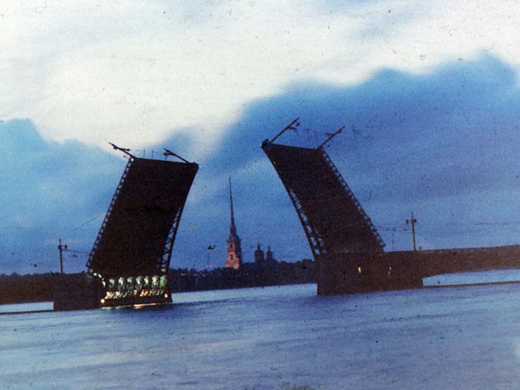 Дворцовый мост.