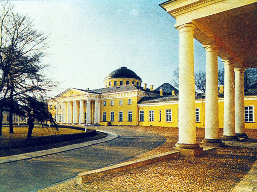 Таврический дворец. Арх. И. Е. Старов. 1782-1790 гг.