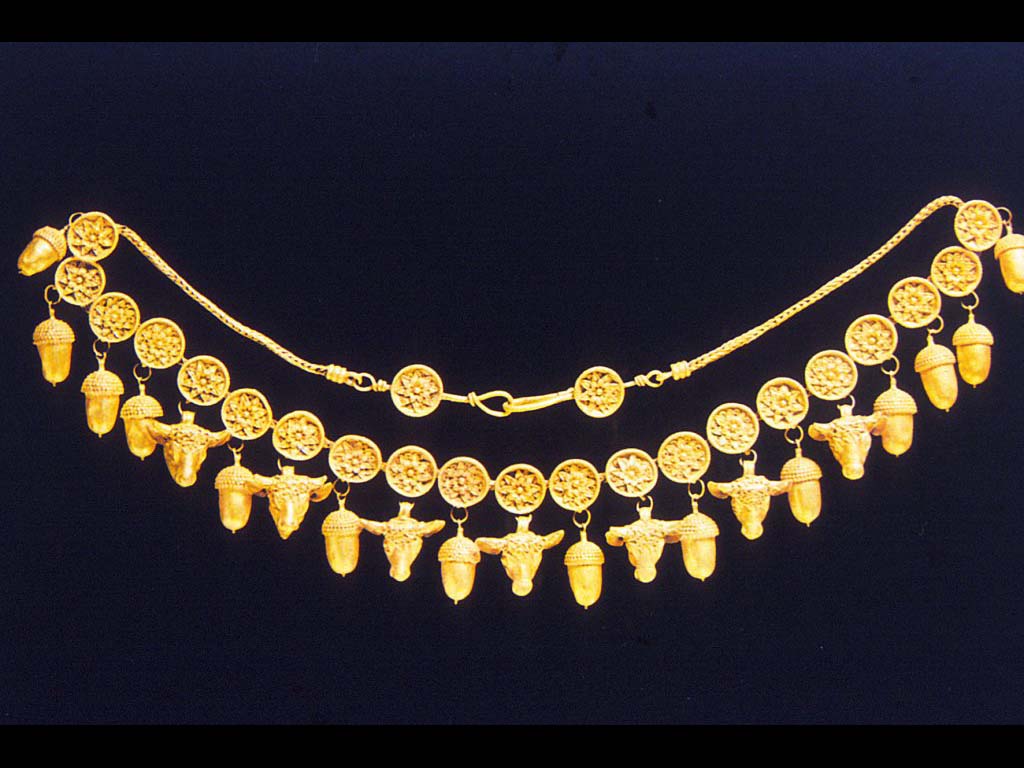 Золотое ожерелье, возможно из Троады. III в. до н. э. Национальный музей Афины.