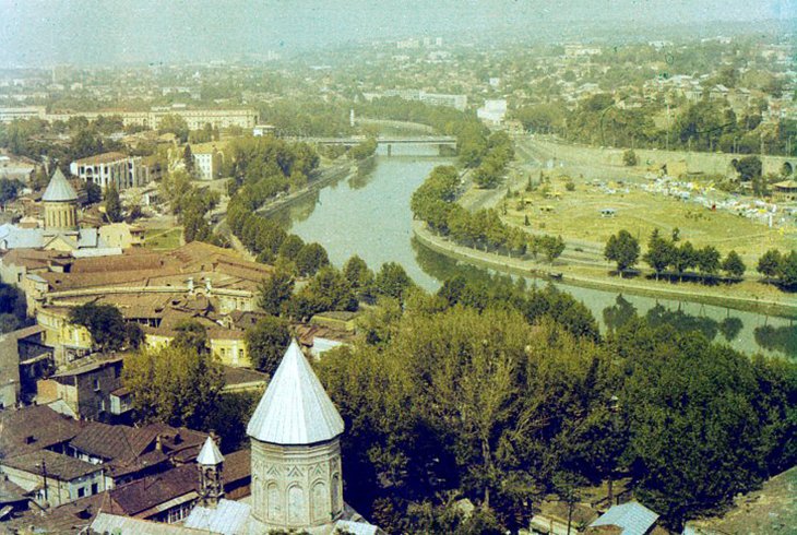 Вид на город с Комсомольской аллеи.