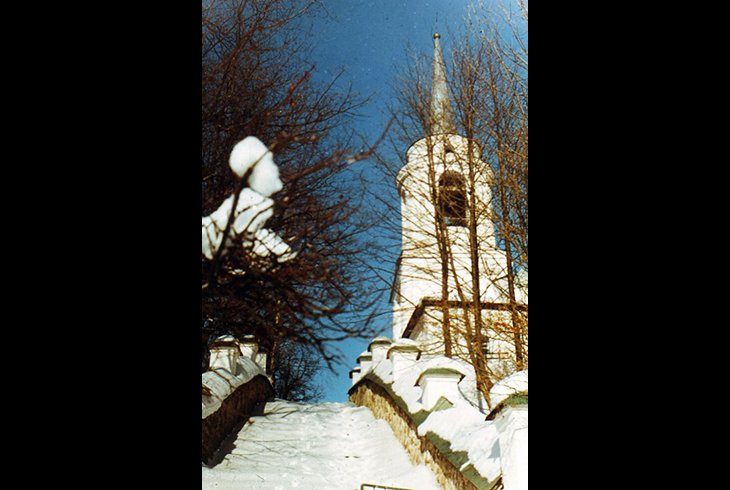 Лестница Святогорского монастыря.