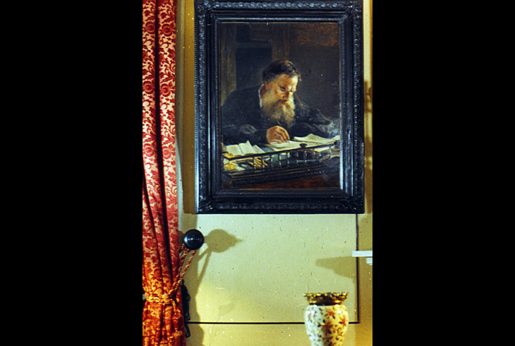 11. Портрет Л. Н. Толстого. Худ. Н. Н. Ге. 1884 г.