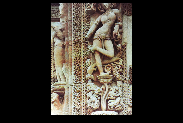 16. Деталь фасада храма Раджарани в Бхубанешваре. Х в.