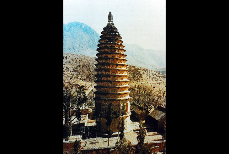 2. Пагода Суньюэсы в провинции Хэнань. 520 г.