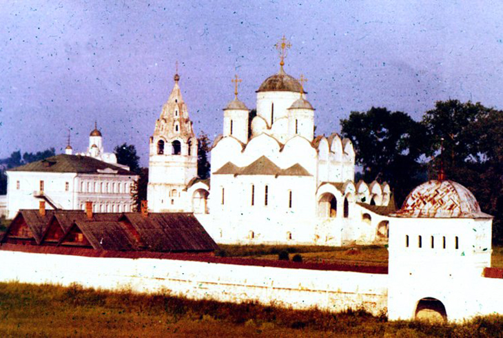 23. Покровский монастырь. Центральная часть.