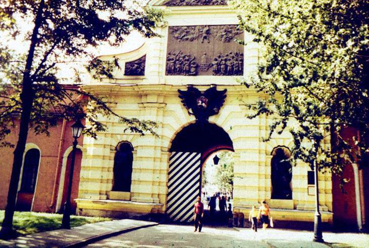 4.	 Петровские ворота. 1717-1718. Арх. Д. Трезини