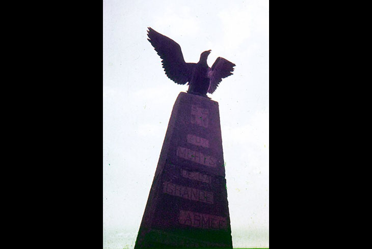 4.	Памятник солдатом французской армии на командном пункте Наполиона. 1913. Фрагмент.