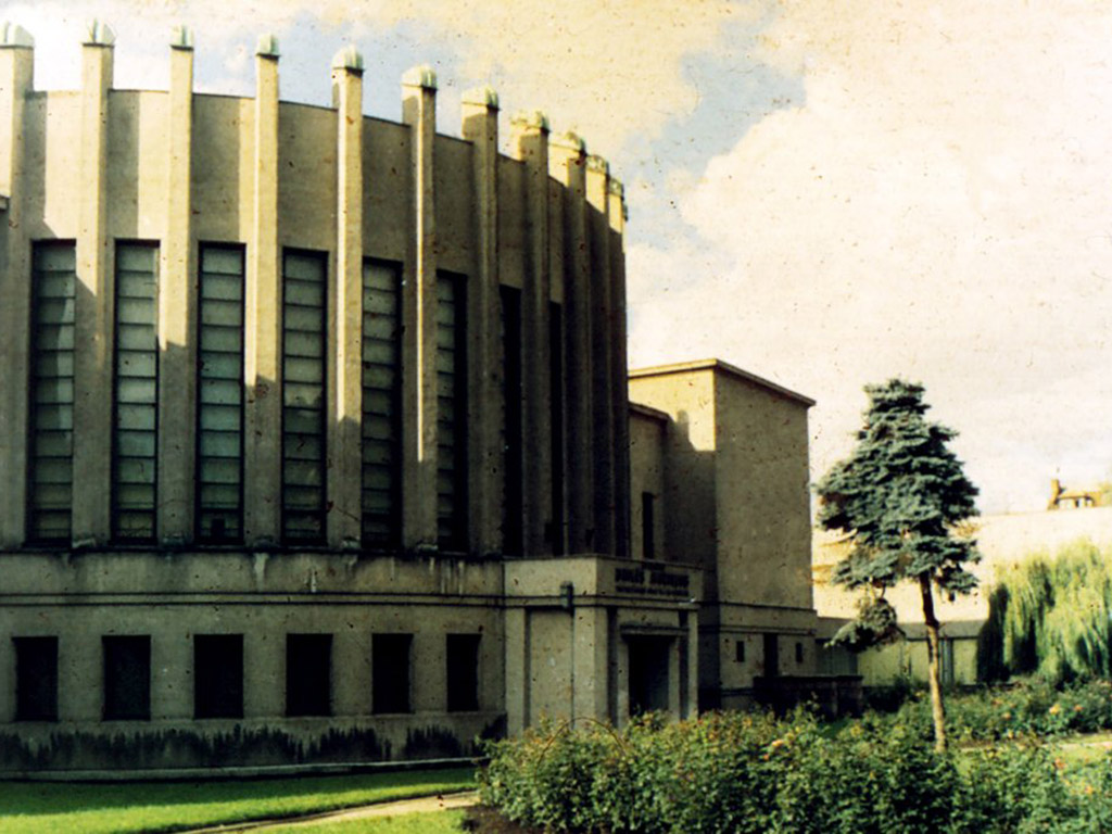 Художественный музей им. М. К. Чюрлениа. 1936. Архитектор В. Дубенецкис.