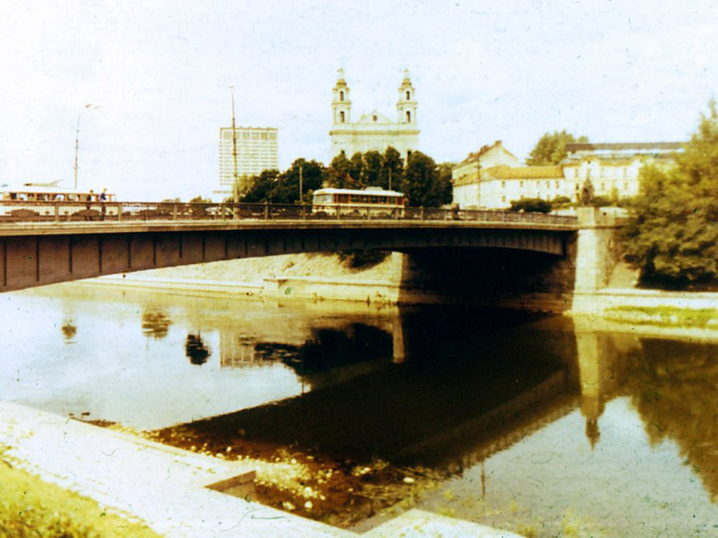 Мост им. Черняховского через р. Нярне. 1952 г. Авть. Г. Д. Попов.