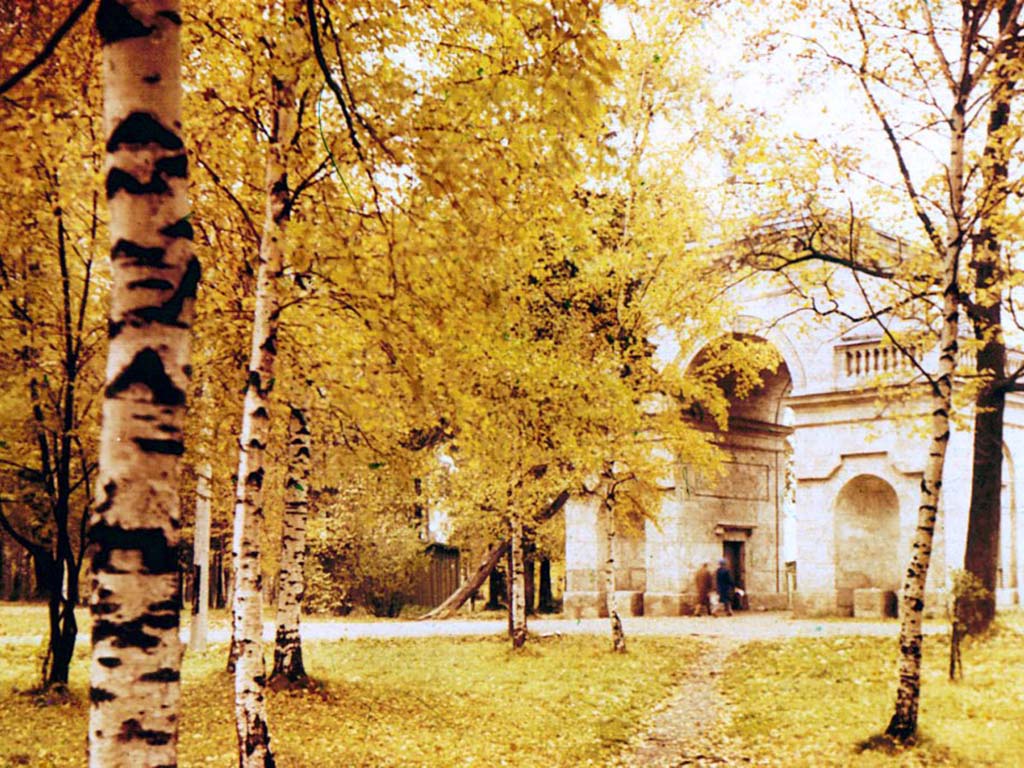 Березовые ворота в парке. 1796. Арх. В. Бренна.