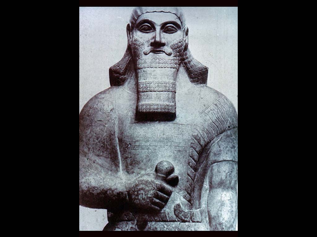 Статуя царя Ассирии. Фрагмент. 9 в до н. э.