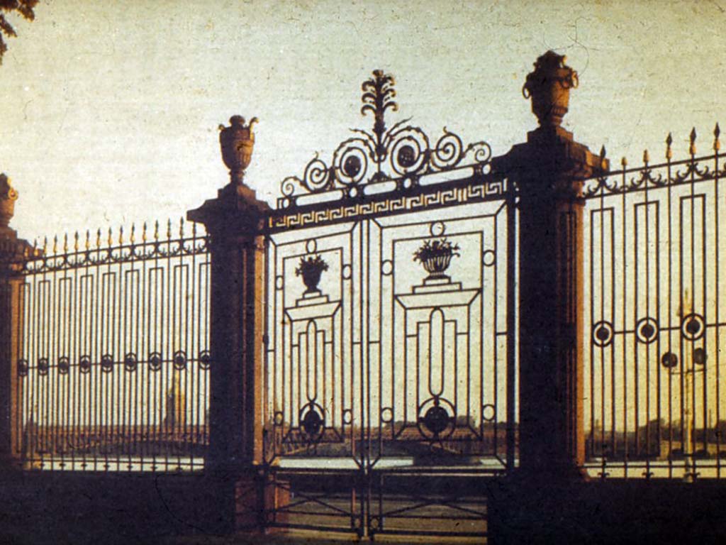 Ограда Летнего сада в Ленинграде. 1773-1784. Арх. Ю. М. Фельтен, П. Е. Егоров.