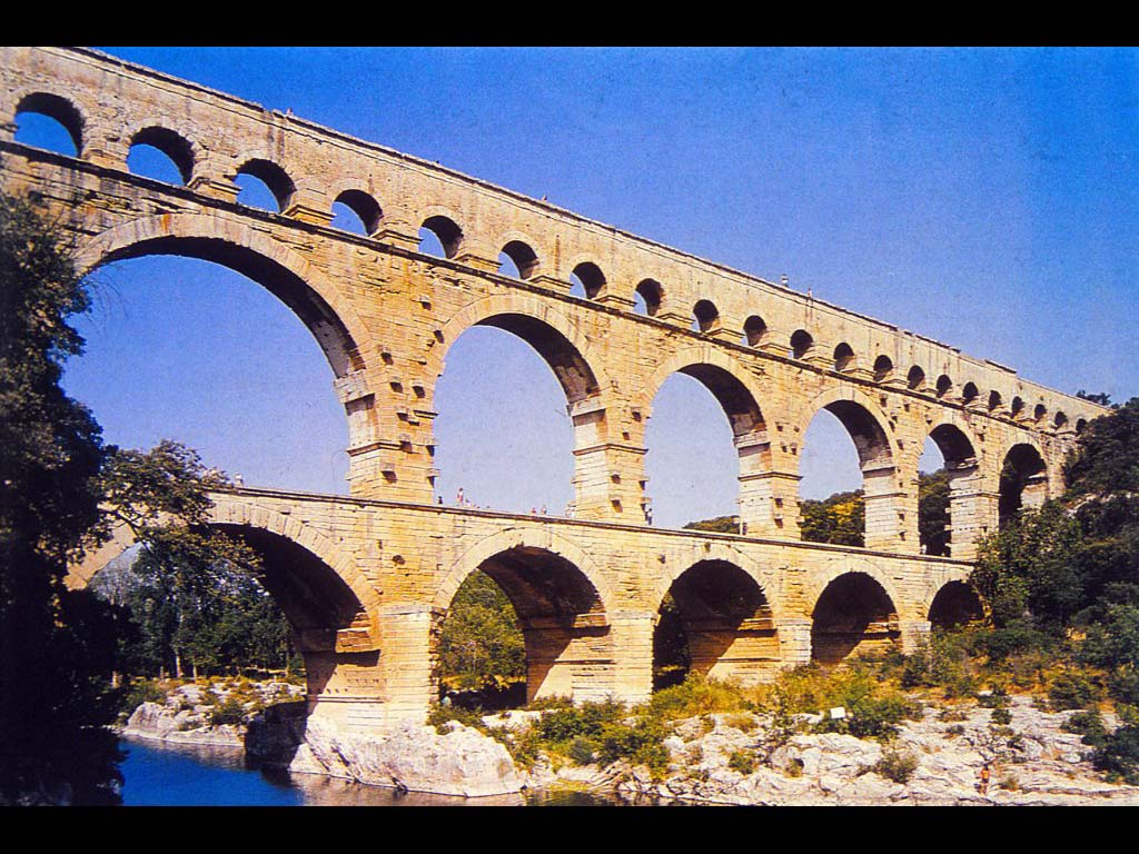 Гардский мост и акведук. I в. до н. э. Ним. Южная Франция.