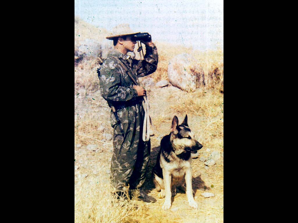Рейдовая охрана заповедника в Туркмении (Немецкая овчарка)